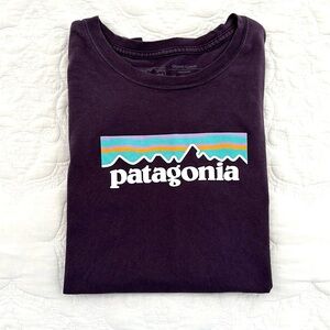 Patagonia Women’s Regular Fit Organic Cotton T-Shirt Size Small S Purple Top Tee